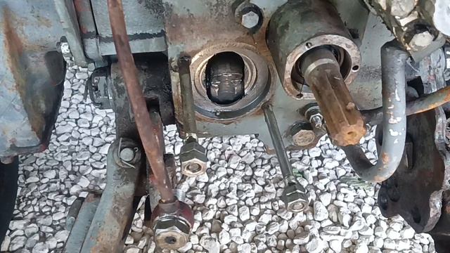 КМЗ-012 Т-012 замена штока гидроцилиндра (гантельки)