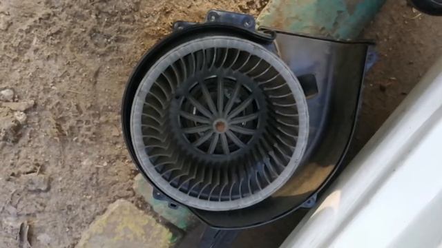Skoda Rapid шкода рапид вибрация моторчика печки, способ устранения