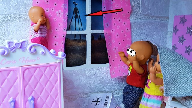 Катя и Макс веселая семейка сиреноголовый спать мешает мультики с куклами Барби