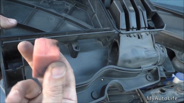 Замена воздушного фильтра Ford Fusion