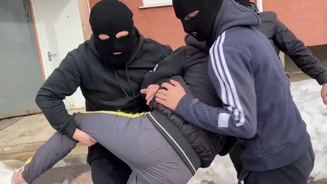 НАКАЗАЛ ГОПНИКА за ШКОЛЬНИКА! ПОХИЛ его И ВЫВЕЗ на РАЗБОРКИ!