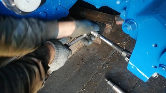 #Т-40. (Восстанавливаю вал задней навески. Серия 25.)