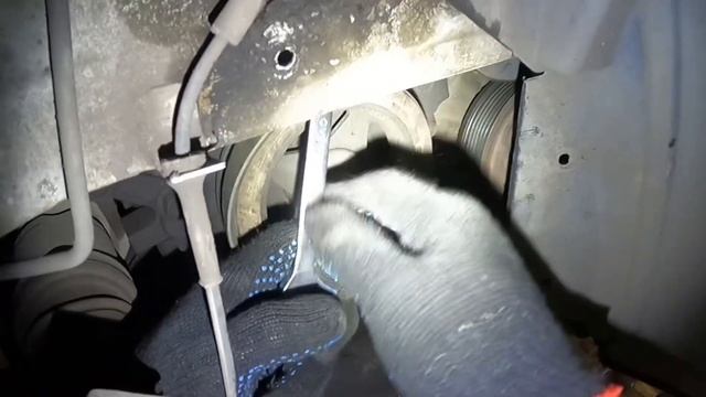 Nissan Qashqai 2.0L CVT - замена ремня вспомогательных агрегатов.
