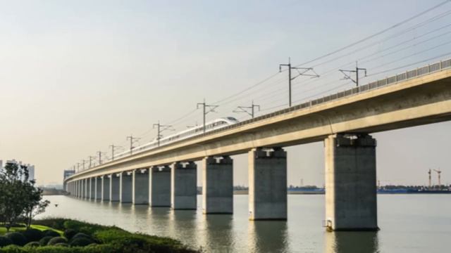 В Китае официально открыли самый длинный мост в мире