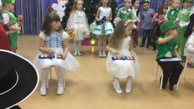 Новогодний оркестр на утреннике в детском саду