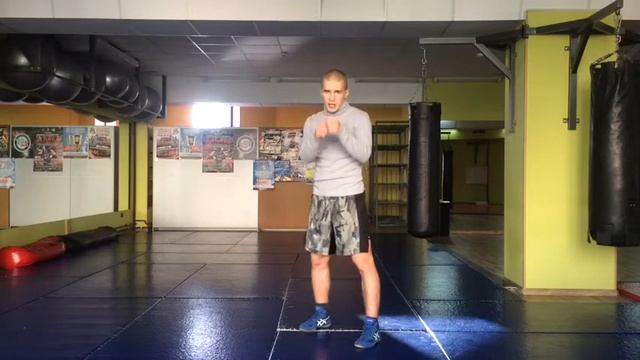 Бокс. Прямые удары и передвижения в боксе.