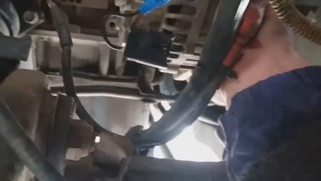 Замена генератора  Mitsubishi Montero Sport
