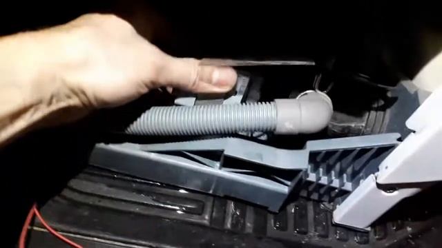 Замена насоса на стиральной машинке Аристон
