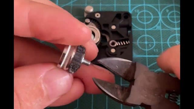 Проблема с шестерёнкой экструдера на Creality K1 Max_ Простое решение и поделился им в этом видео!