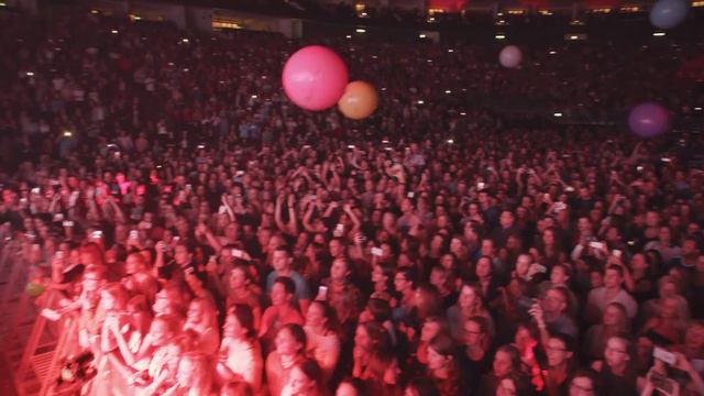 Alvaro Soler & TINI - La Cintura (Live in Berlin)