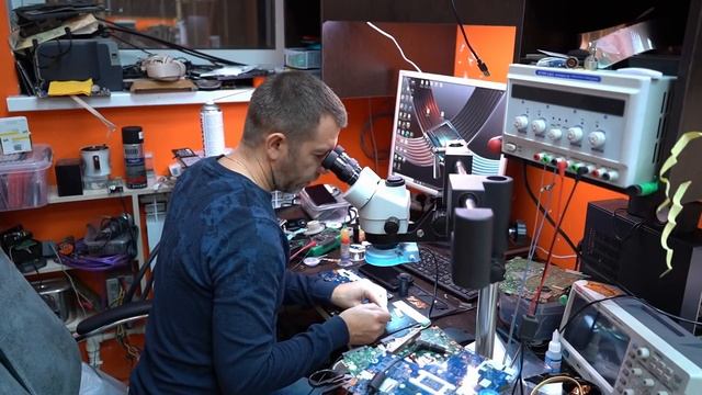 Принесли Ноутбук за 289000 Рублей и Зависающий Компьютер ???