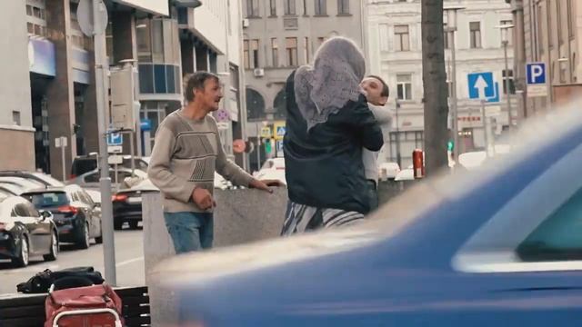 EDWARD BIL ПРАНК / ЗЛАЯ БАБКА УРОНИЛА БЫКА В НОКАУТ - УКРАЛ КОШЕЛЁК У БАБУШКИ И БЫЛ НАКАЗАН