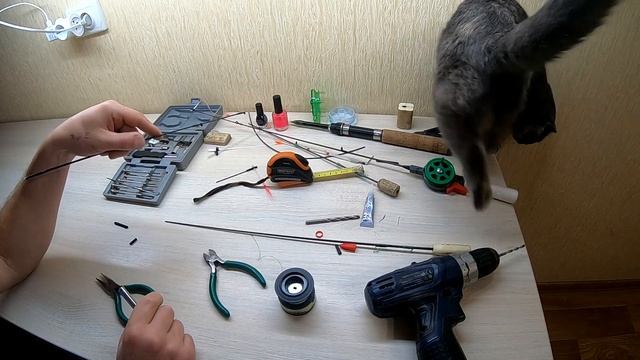 ДЕЛАЕМ ЗИМНЮЮ УДОЧКУ С БОКОВЫМ КИВКОМ СВОИМИ РУКАМИ снасть на карася зимняя рыбалка