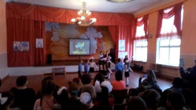 Танец к Дню учителя) 2 класс