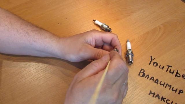 Трёх контактные свечи зажигания. Газ. Бензин.