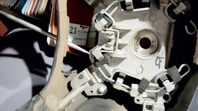 Как снять руль Ниссан Альмера