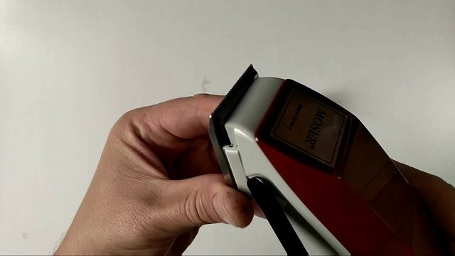 Как отрегулировать и смазать ножи на MOSER-1400.