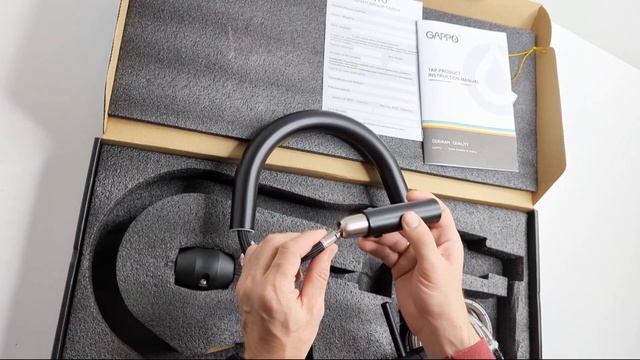 Смеситель для кухни Gappo G4398-46 черный матовый с выдвижным изливом