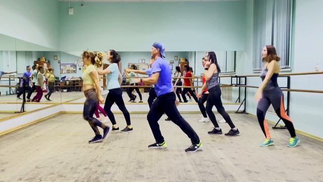 SHUFFLE (ШАФФЛ) Зажигаем на танцевальной тренировке/зумба/Zumba