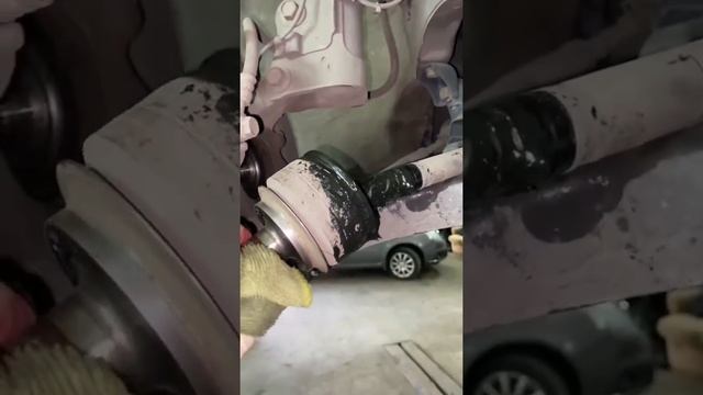 Хонда Цивик (Honda Civic). Замена ШРУСа и стоек стабилизатора.