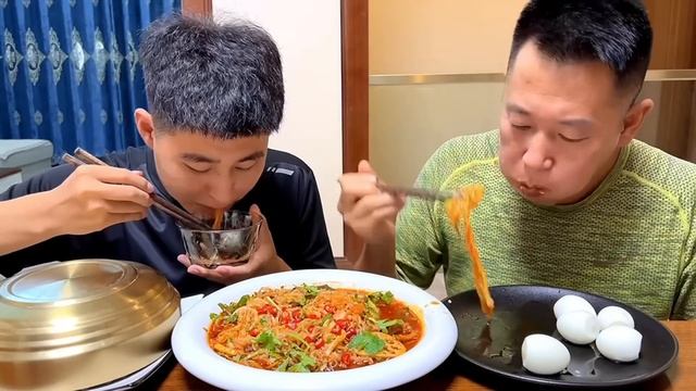 这样的老爸,就要这样的对待他#eating show#eating challenge#husband and wife eating food#eating#mukbang #asmr eatin