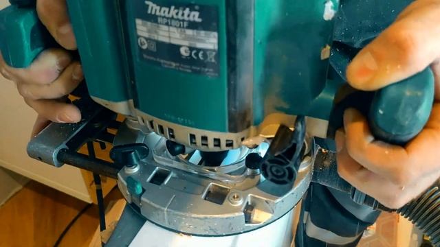 Врезка замка в межкомнатную дверь без шаблона.