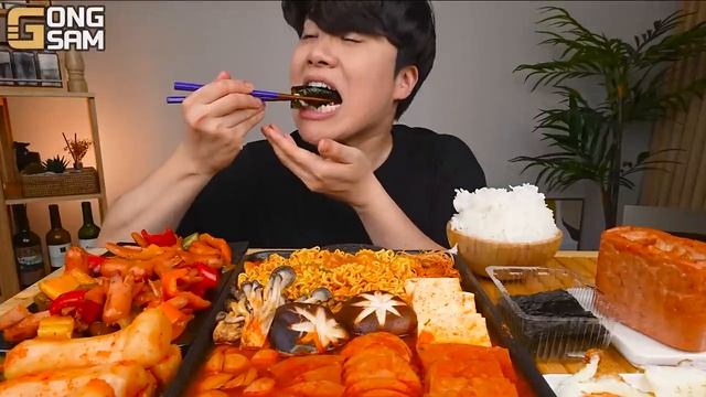 ASMR MUKBANG 집밥 열라면 통스팸 김치 계란후라이 먹방! FIRE NOODLES & KOREAN HOME MEAL EATING SOUND!