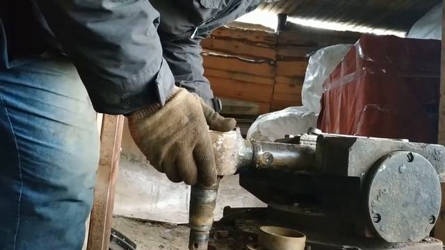 Урал лесовоз. Ремонт рактивной тяги