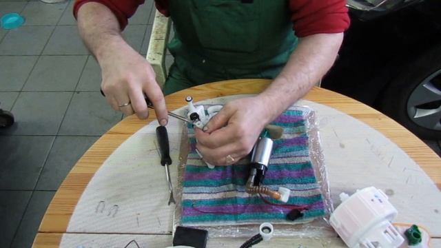 Хендай Солярис (Hyundai Solaris).Замена топливного фильтра и сетки бензонасоса.Пошаговая инструкция