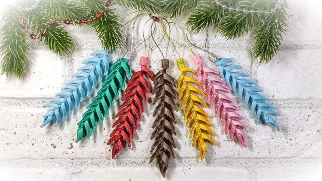Простые игрушки колоски на ёлку из фоамирана, своими руками.
