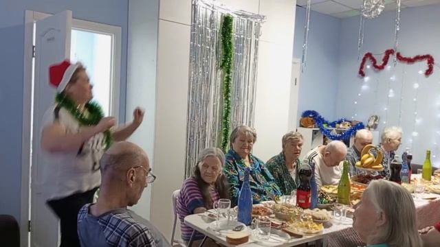 Встреча Нового года в доме престарелых «Дом бабушек и дедушек»