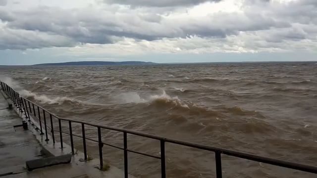 волна на Волге