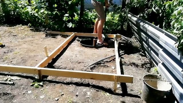 Летний душ своими руками. Фундамент. Начало строительства.