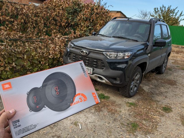 Lada niva travel / установка колонок jbl stage 3 527