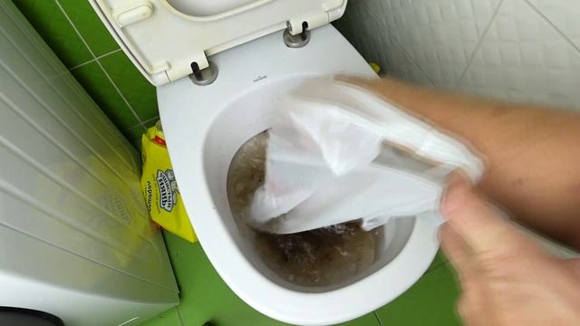 КАК ПРОЧИСТИТЬ УНИТАЗ! САМЫЙ ЭФФЕКТИВНЫЙ СПОСОБ КАК ПОЧИСТИТЬ УНИТАЗ! КАК УСТРАНИТЬ ЗАСОР В УНИТАЗ