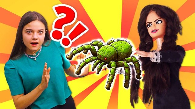 Уэнсдей нашла работу?! Игры одевалки в видео для девочек Салон Красоты