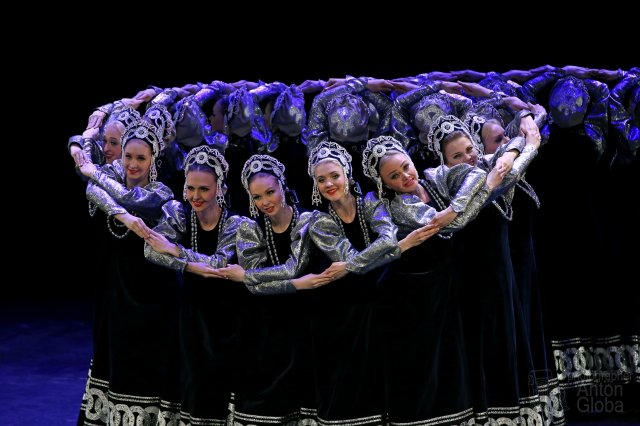 "ЦЕПОЧКА", ансамбль "Берёзка". "CHAIN", ensemble "Beryozka"