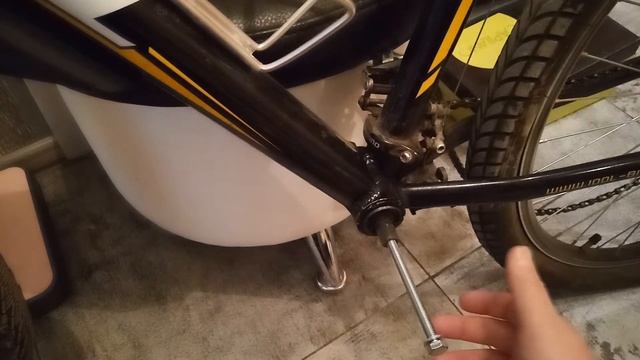 Ремонт велосипеда в домашних условиях. Снимаю каретку.