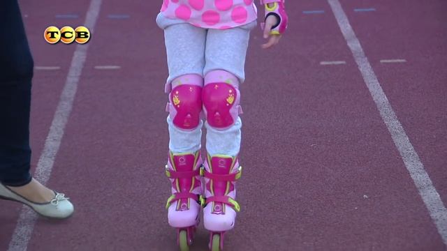 Как научить ребенка кататься на роликах. 2 часть