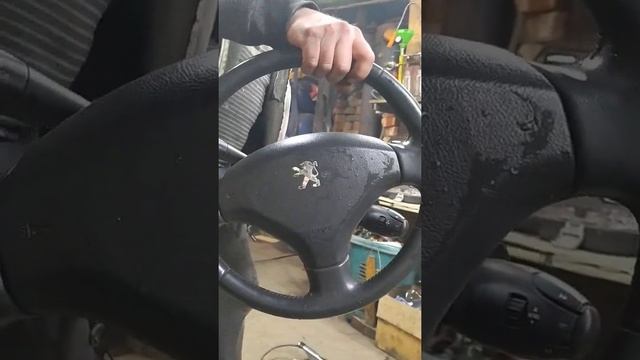 Лопнул рулевой карданчик на ходу ,Пежо3008