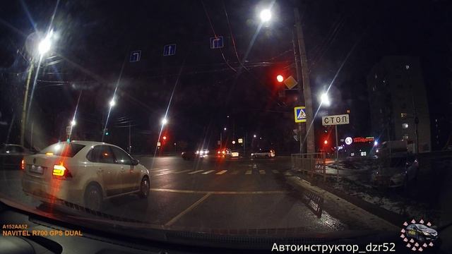 На уроке вождения / Первый день за рулем в городе.mp4