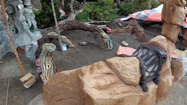 как  сделать  бордюр,  декоративный  камень из  арт  бетона  и  покраска  декоративного  камня.