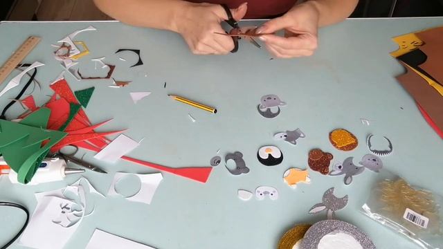 Рукавичка Деда Мороза поделка в детский садик. Новогодние поделки из фоамирана своими руками.