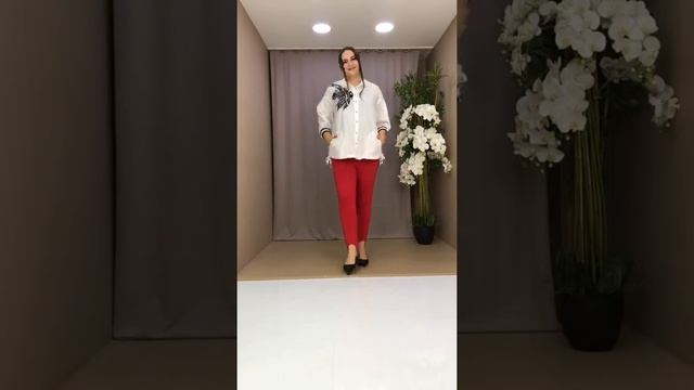 19.02.2022 Прямой эфир. Показ женской одежды большого размера. Турция. Стамбул.