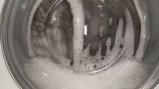 Experiment - Vanish vs Extremely Dirty Towel - in a Washing Machine - Sudslock