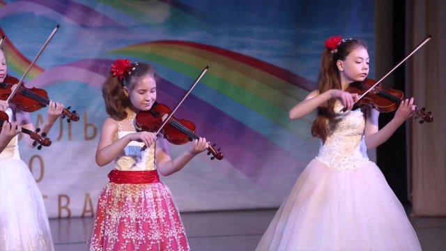 Ансамбль скрипачей 'Калейдоскоп' Дербенко Романтическая прелюдия Бом Непрерывное движение