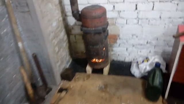 Вертикальная печь из газового балона в гараж