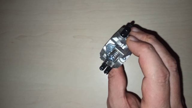 Как настроить карбюратор на китайской бензопиле. За что отвечают винты