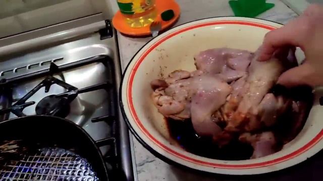 каждый занят своим делом