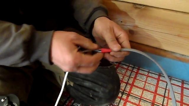 Как заделать греющий кабель?